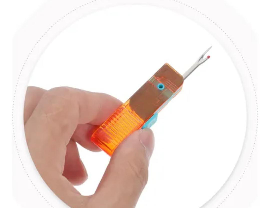 5 pcs RETRACTABLE SEAM RIPPER SET – PORTABLE SEWING AND THREAD REMOVAL TOOL