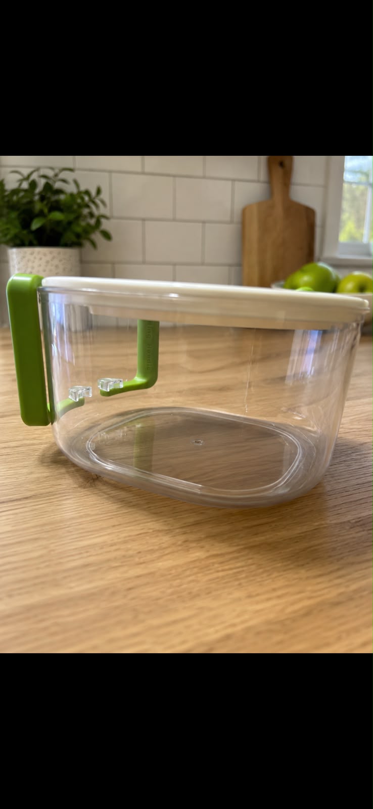 Multi-Functional Fruit & Vegetable Spinner Saver – Clear Salad Spinner, Colander, and Fresh Produce Storage Container